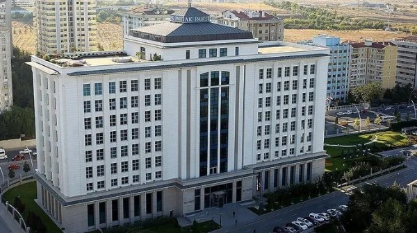 AK Parti’ye katılımlar sürüyor! 7 belediye başkanı bugün partiye katılacak